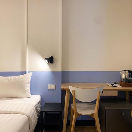 Saffron Hill Bangkok Hotel Bagian luar foto
