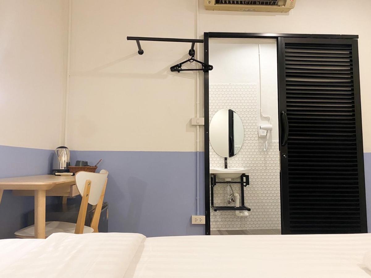 Saffron Hill Bangkok Hotel Bagian luar foto