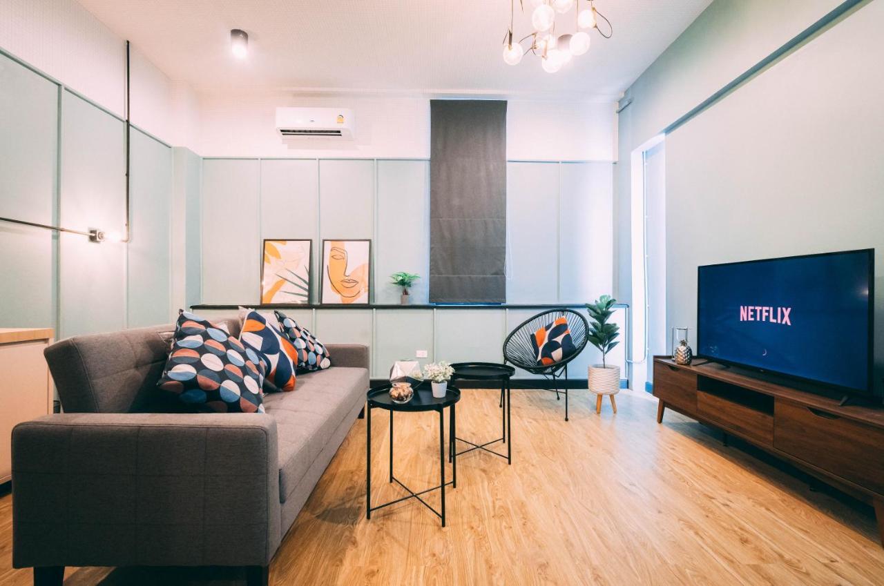 Saffron Hill Bangkok Hotel Bagian luar foto