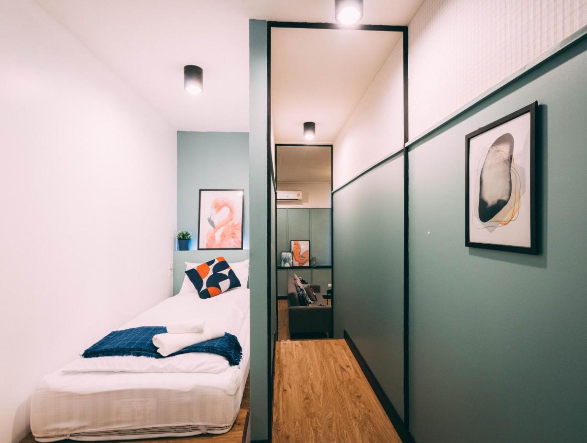Saffron Hill Bangkok Hotel Bagian luar foto