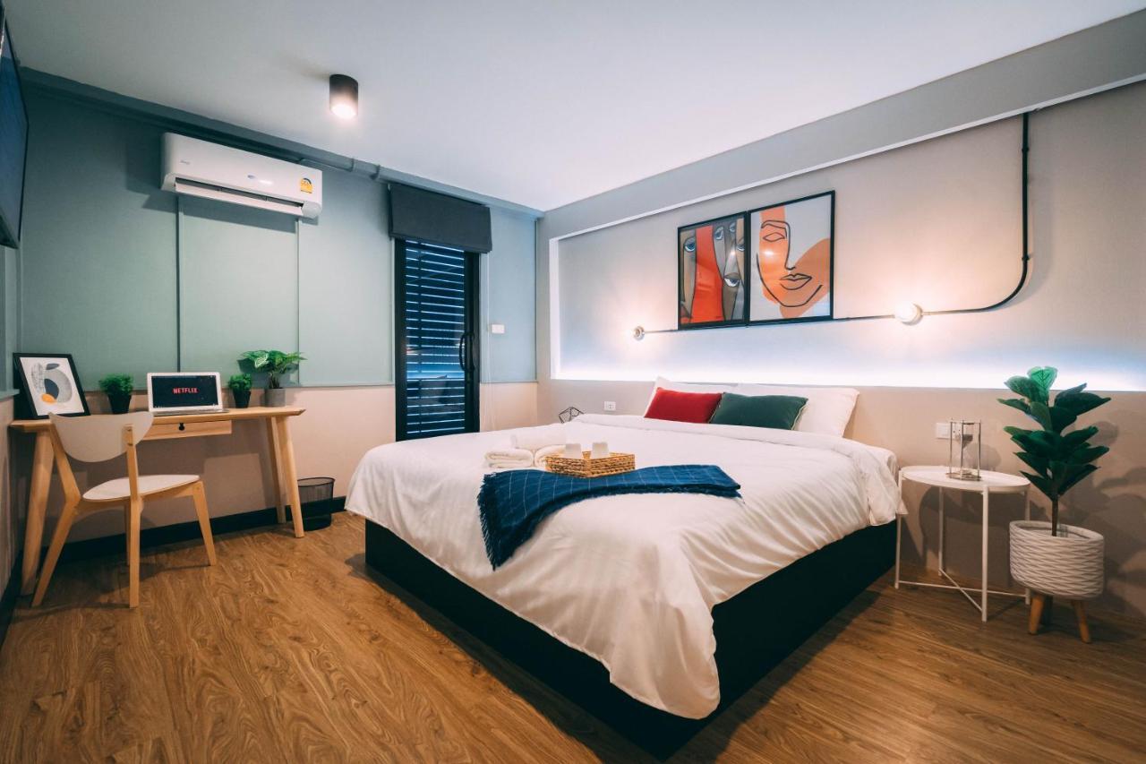 Saffron Hill Bangkok Hotel Bagian luar foto