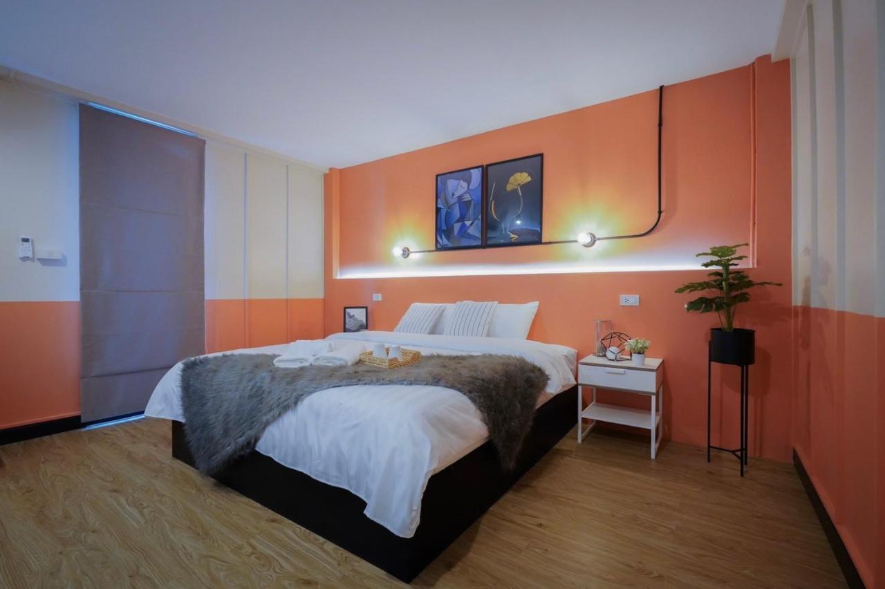 Saffron Hill Bangkok Hotel Bagian luar foto