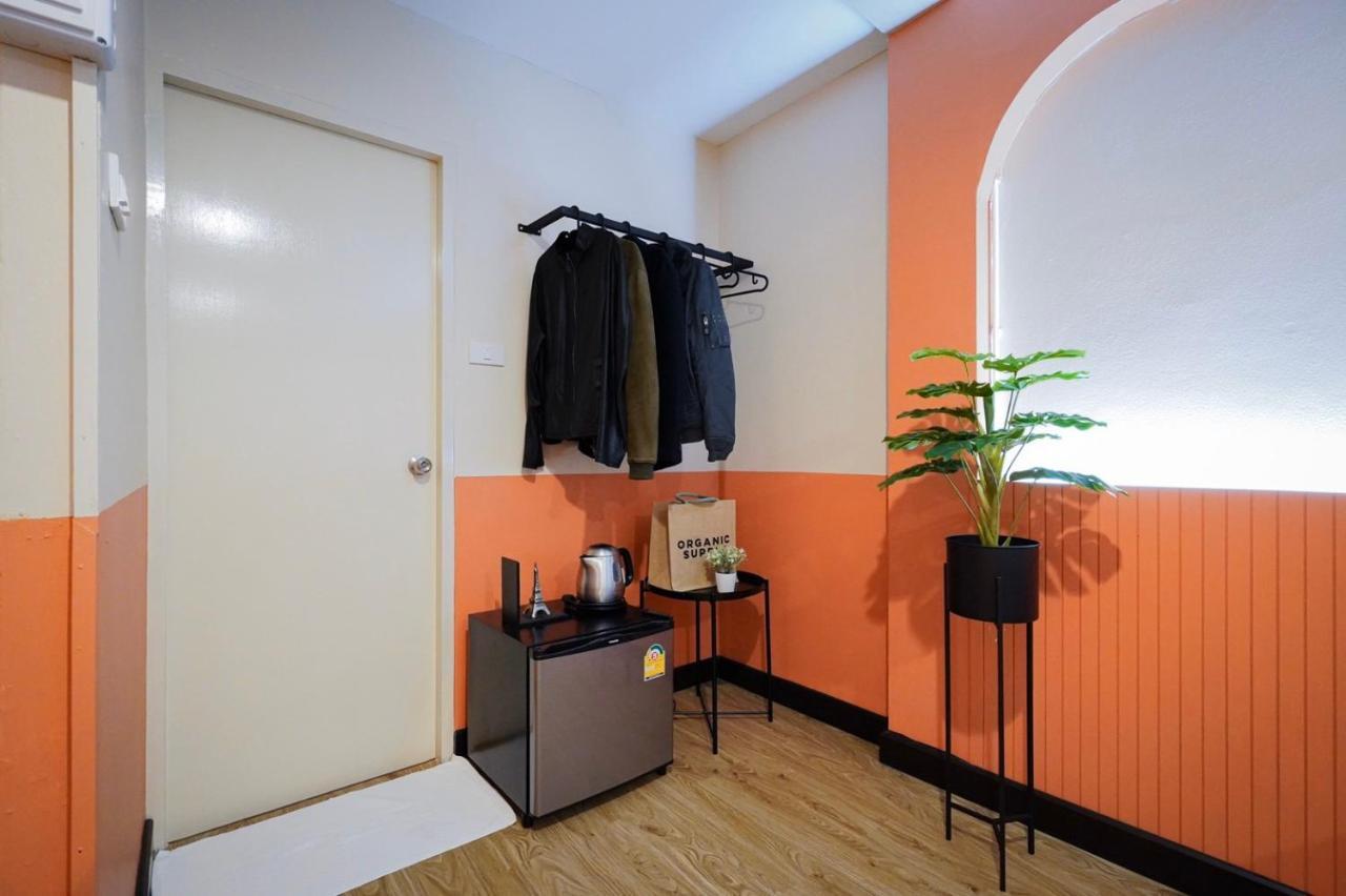 Saffron Hill Bangkok Hotel Bagian luar foto
